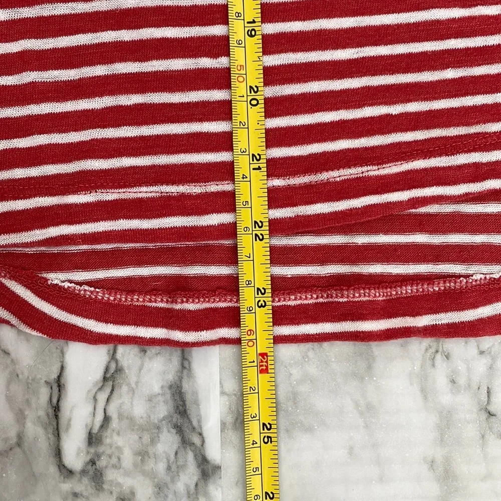 Christian Siriano New York | Women’s large 100% linen Rounded hem striped top - Picture 7 of 8